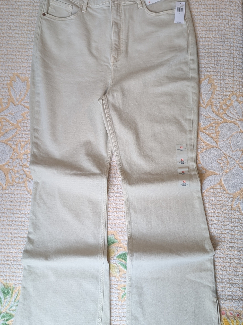 Buttery Soft Women's Old Navy Cream Bootcut Jeans
